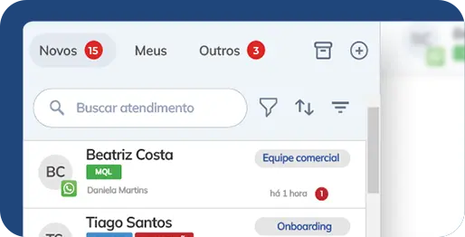 Tela de bate-papo do Facebook Messenger com conversa iniciada por Beatriz Costa.