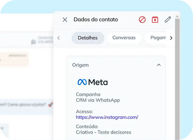 Descrição: A imagem mostra uma tela de computador com uma interface do Facebook Messenger. A tela está dividida em três partes: No topo: A barra de título da conversa, com o nome do contato "Beatriz Costa". No centro: A área de mensagens, com a última mensagem enviada por Beatriz Costa: "Olá! Como posso te ajudar?". Na parte inferior: A caixa de texto para digitar uma nova mensagem, com o cursor piscando.